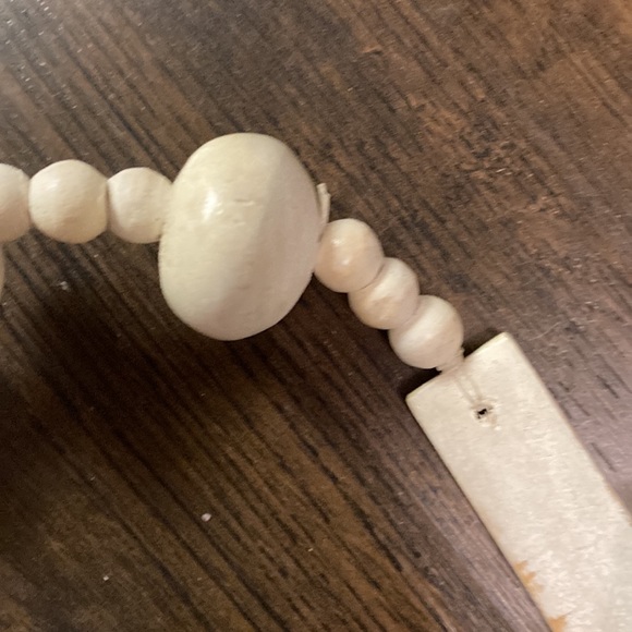 GIANT WHITE WOODEN ROSARY - Picture 4 of 7